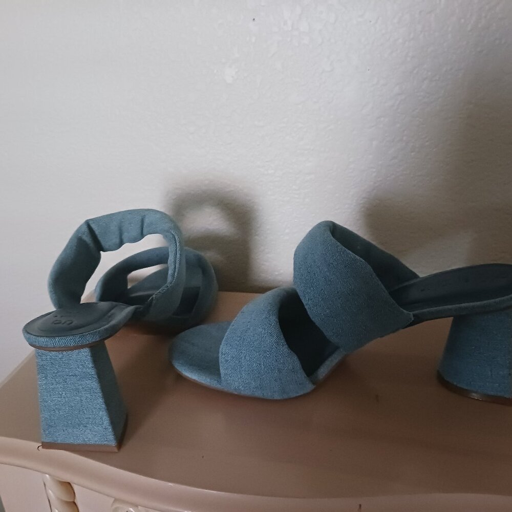 Gianni Bini Blue Jean Sandals